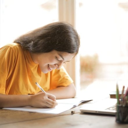 Guia Completo: Programas de Educação do Governo Brasileiro – Como Estudar de Graça ou com Auxílio em 2026